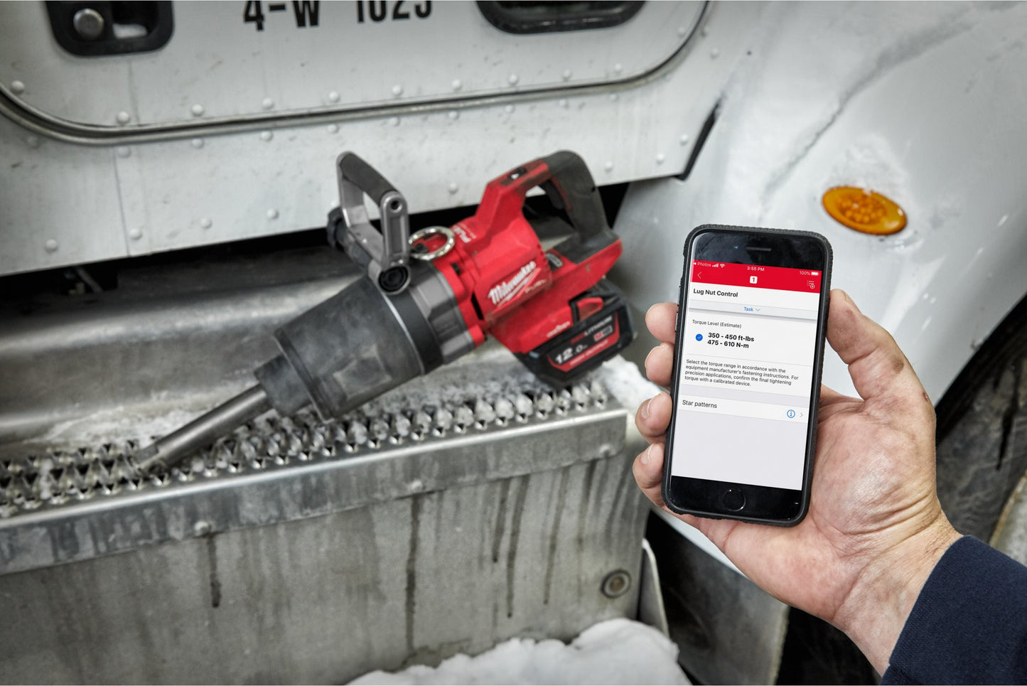 Milwaukee M18™ FUEL™ ONE-KEY™ 1" D-Handle High-Torque Impact Wrench Kit