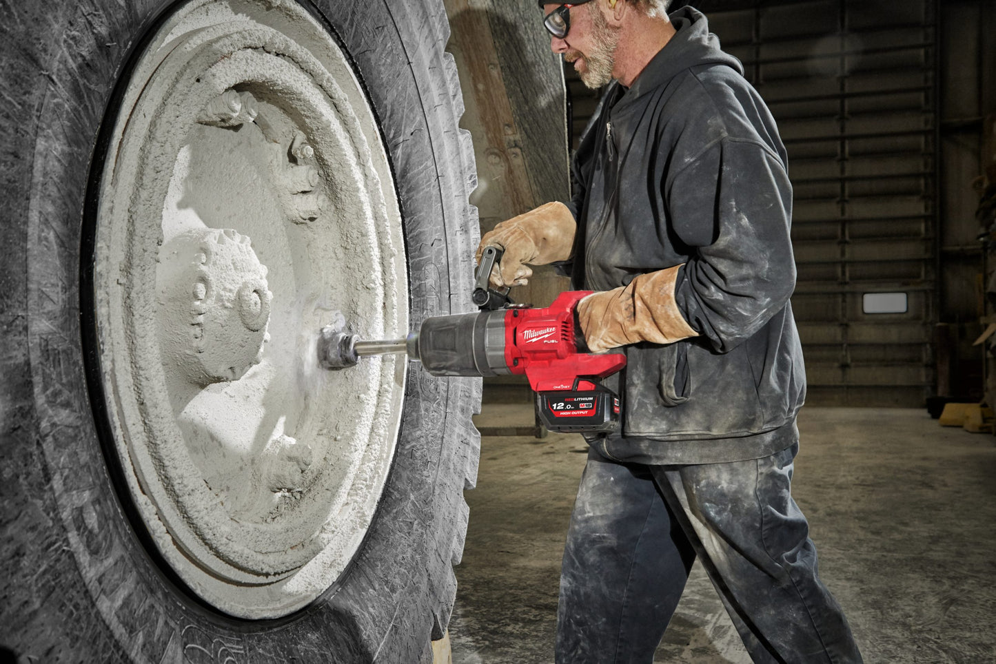 Milwaukee M18™ FUEL™ ONE-KEY™ 1" D-Handle High-Torque Impact Wrench Kit