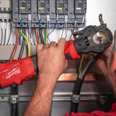 مكبس كوابل شحن 18 فولت Milwaukee M18™ FORCE LOGIC™